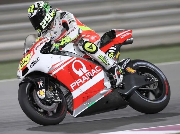 andrea iannone warm up losail