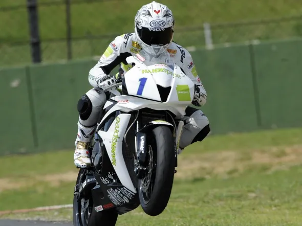 andrew pitt action supersport test kyalami