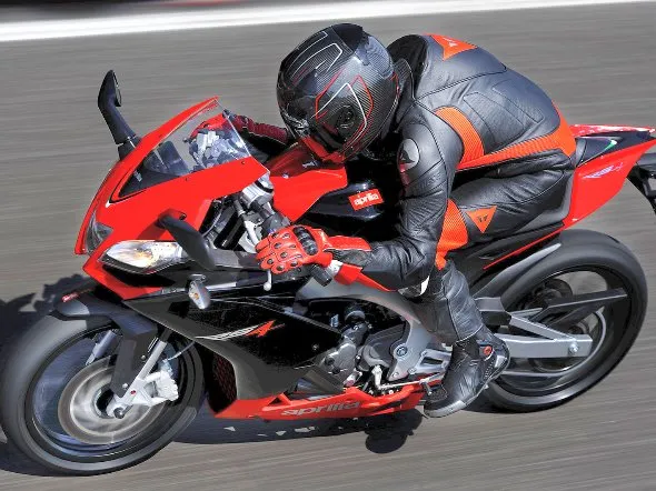 aprilia rs4