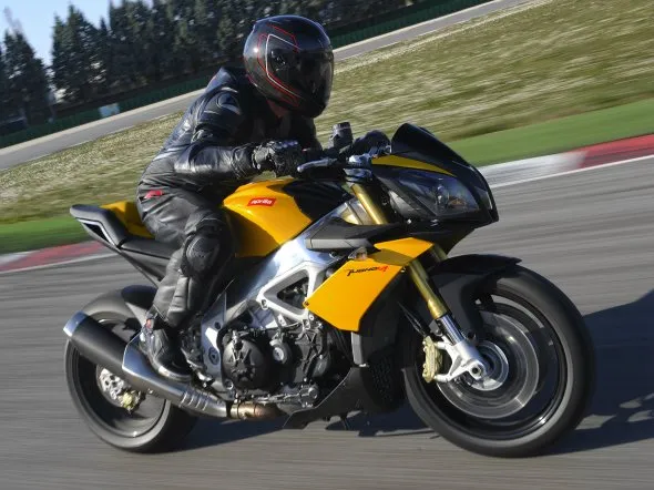 aprilia tuono v4r launch 02