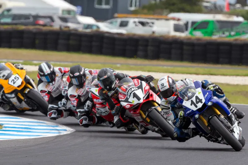 asbk action phillip island 2016