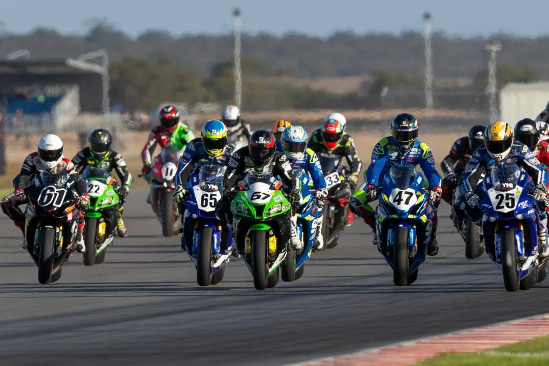 asbk race1 start bend 2019