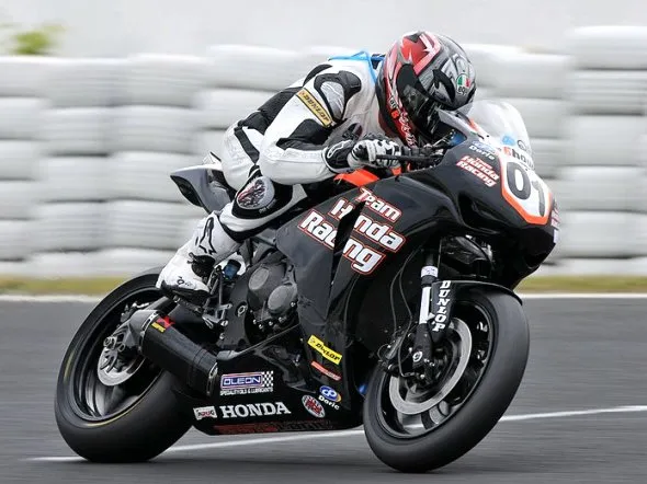asbk teamhondaracing cbr stauffer