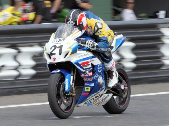 asbk waters team suzuki australia 2012