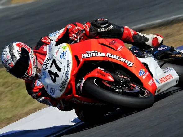 asbk wayne maxwell qldraceway 2011