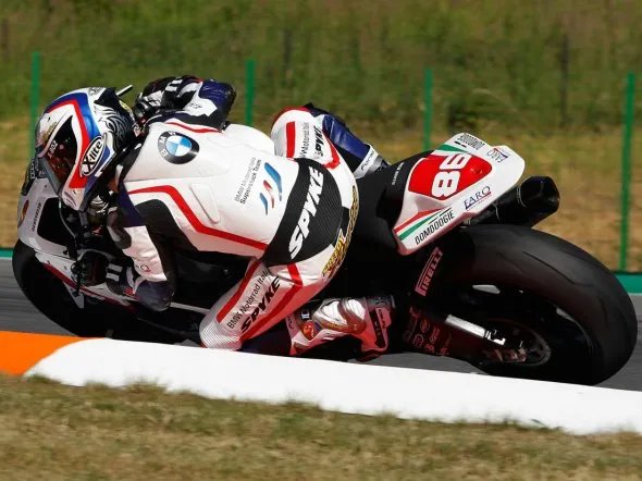 ayrton badovini bmws1000rr brno