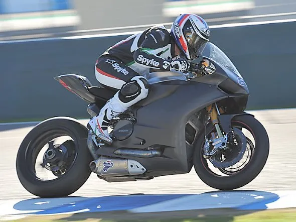 ayrton badovini ducati 1199 panigale jerez alstare