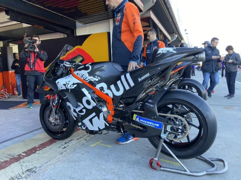 b test motogp 2020 valencia 5