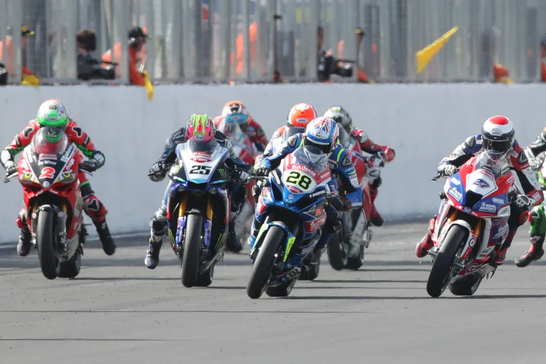 bennetts bsb start silverstone race1 2018