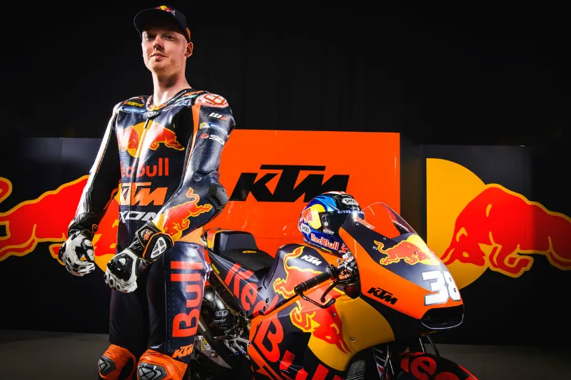 bradley smith ktm rc16 2017 launch