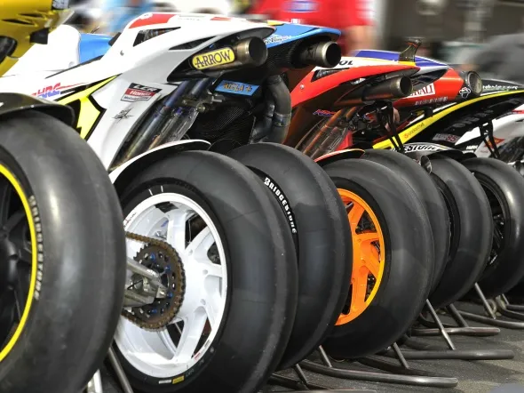 bridgestonemotogp2010 1