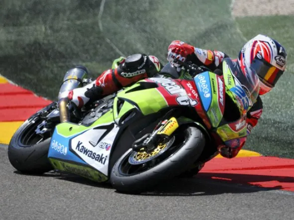 broc parkes pole kawasaki aragon 2011