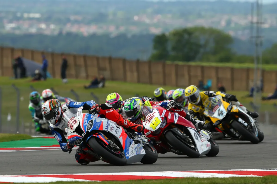 bsb donington park season 2019 action