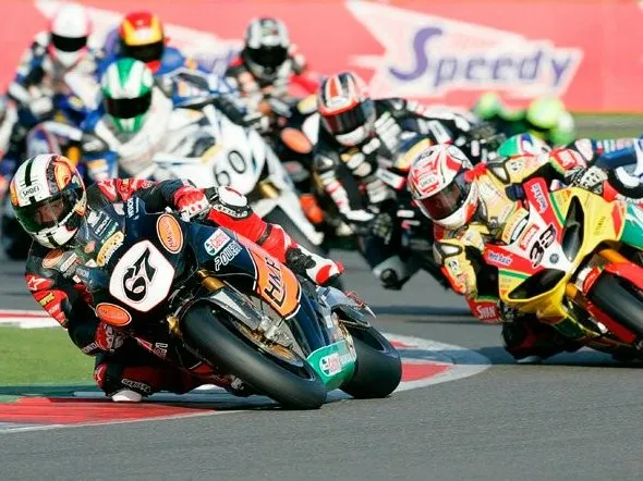 bsb showdown review silverstone 2011