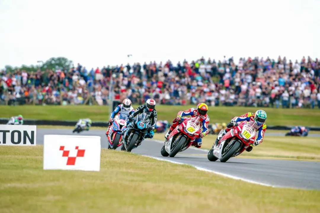 bsb snetterton 2019 races action