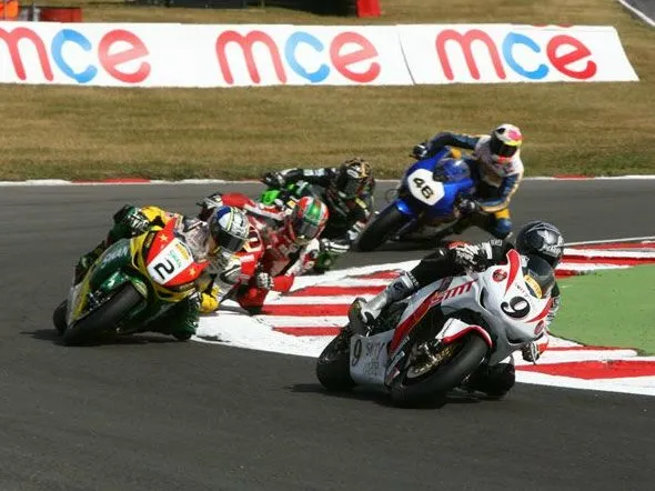 bsb snetterton chicane 2010