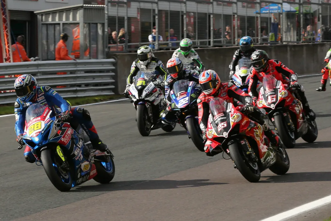 bsb start oulton park