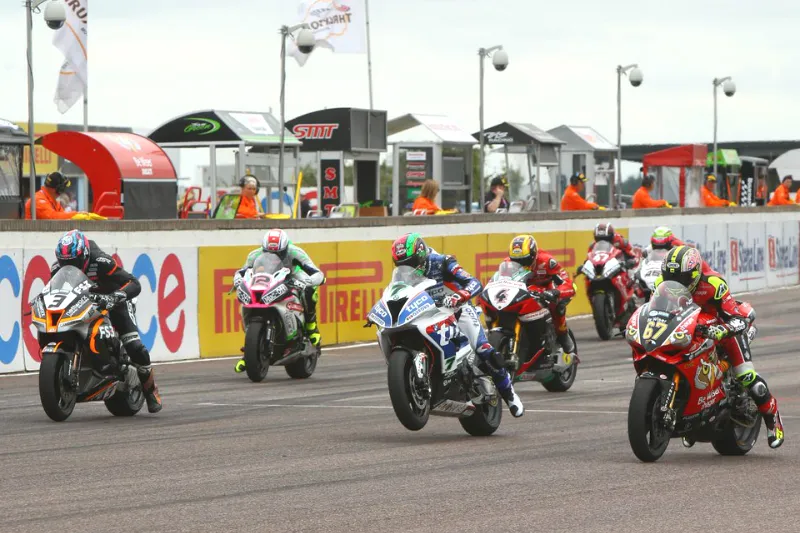 bsb thruxton start 2016