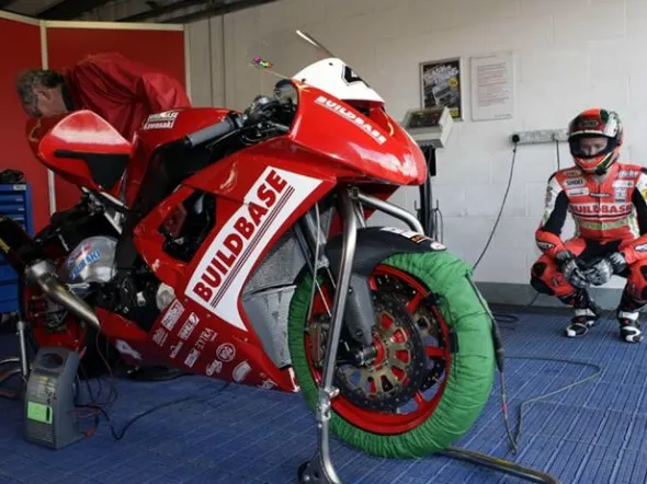 buildbase kawasaki brands hatch