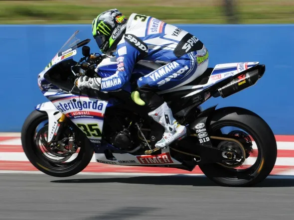 cal crutchlow practice2 wsbk