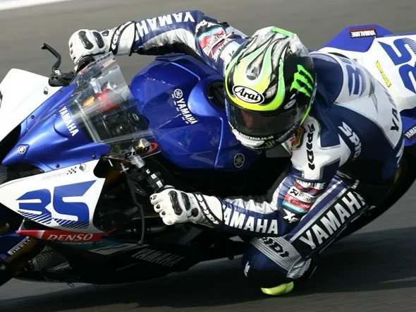 cal crutchlow supersport 600 action