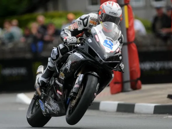 cam donald suzuki supersport tt