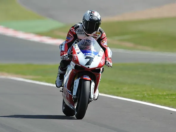 carlos checa gara2 silverstone 2011 1