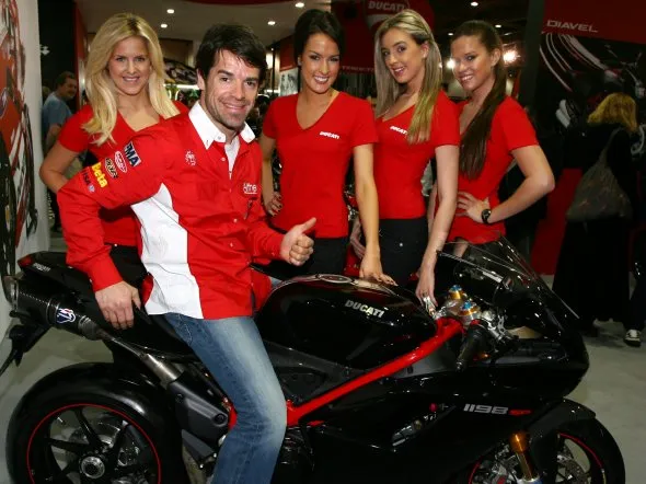 carlos checa mcn show london