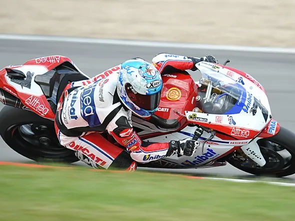 carlos checa prove2 nurburgring 2011