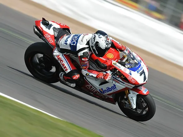 carlos checa sbk silverstone race1