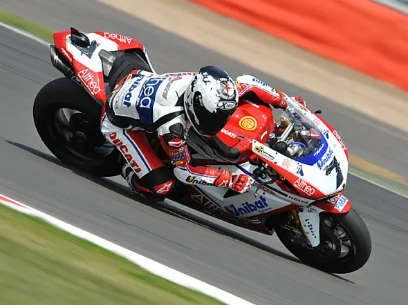 carlos checa silverstone gp 2011
