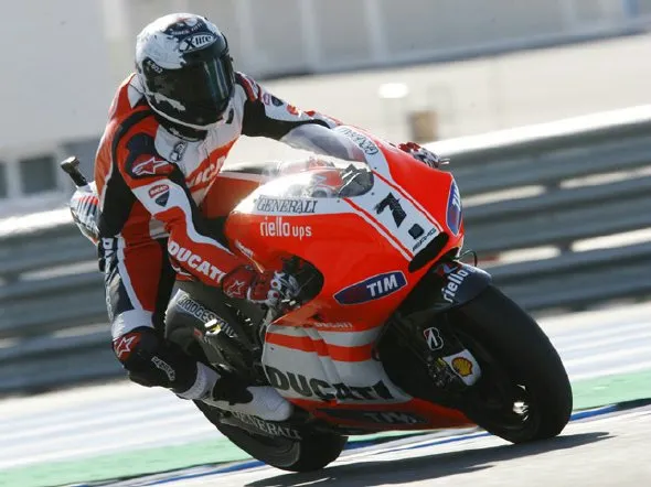 carlos checa test jerez motogp