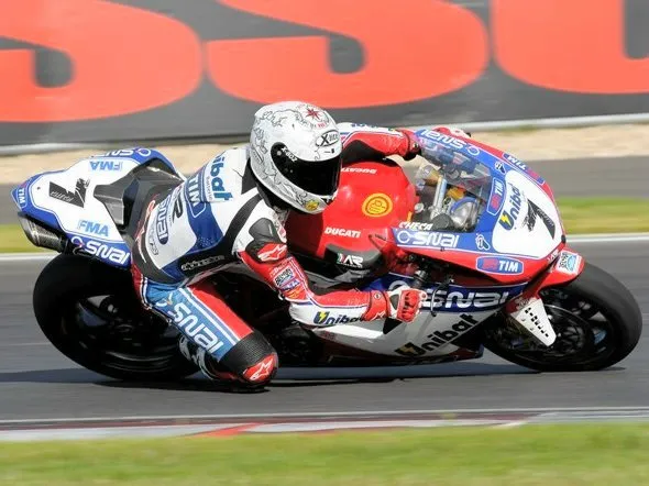 carlos checa wsbk moscow 2012