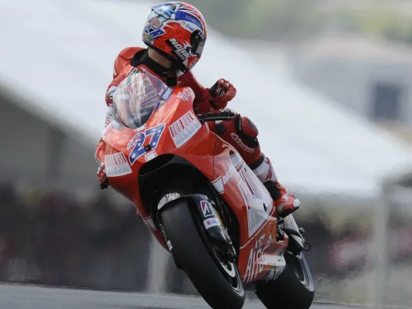 casey stoner action race lemans motogp 2009