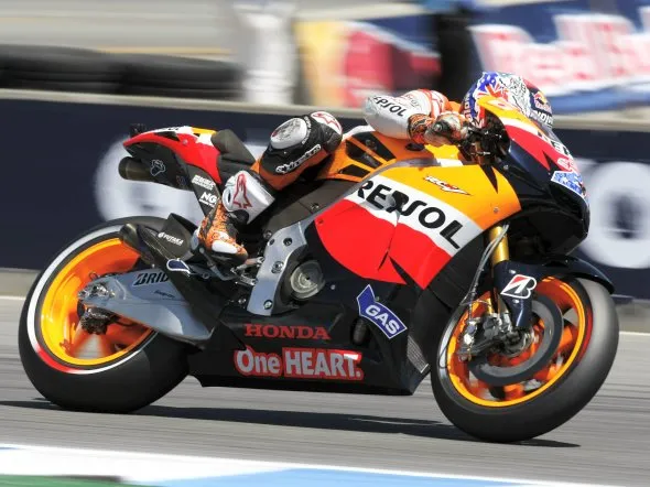 casey stoner gara motogp lagunaseca 2011