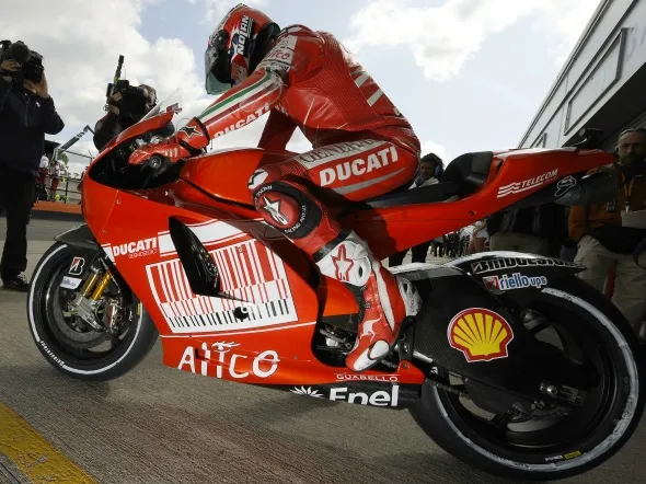 casey stoner qualifiche donington park