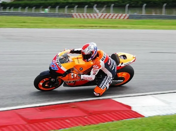 casey stoner test sepang day1 1