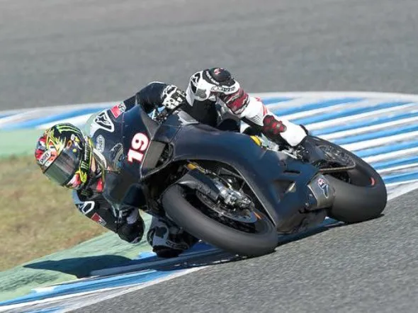 chaz davies ducati 1199 panigale r test