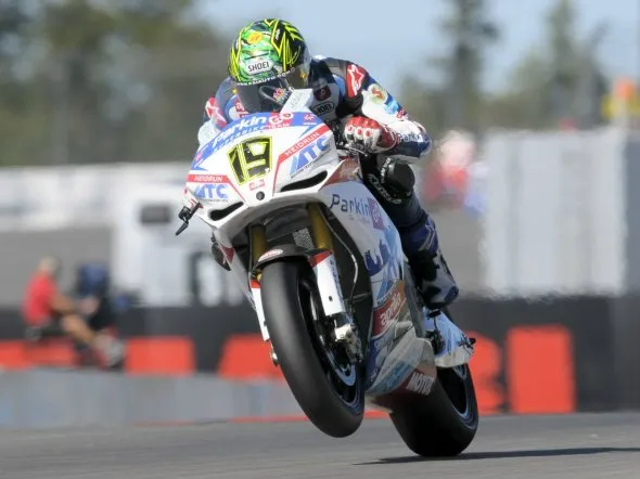 chaz davies nurburgring races 2012