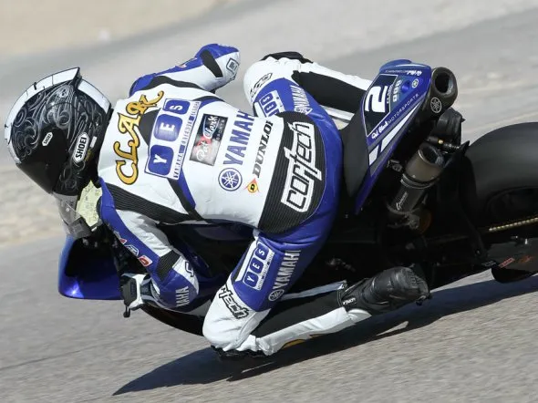 chris clark 2011 yamaha r1
