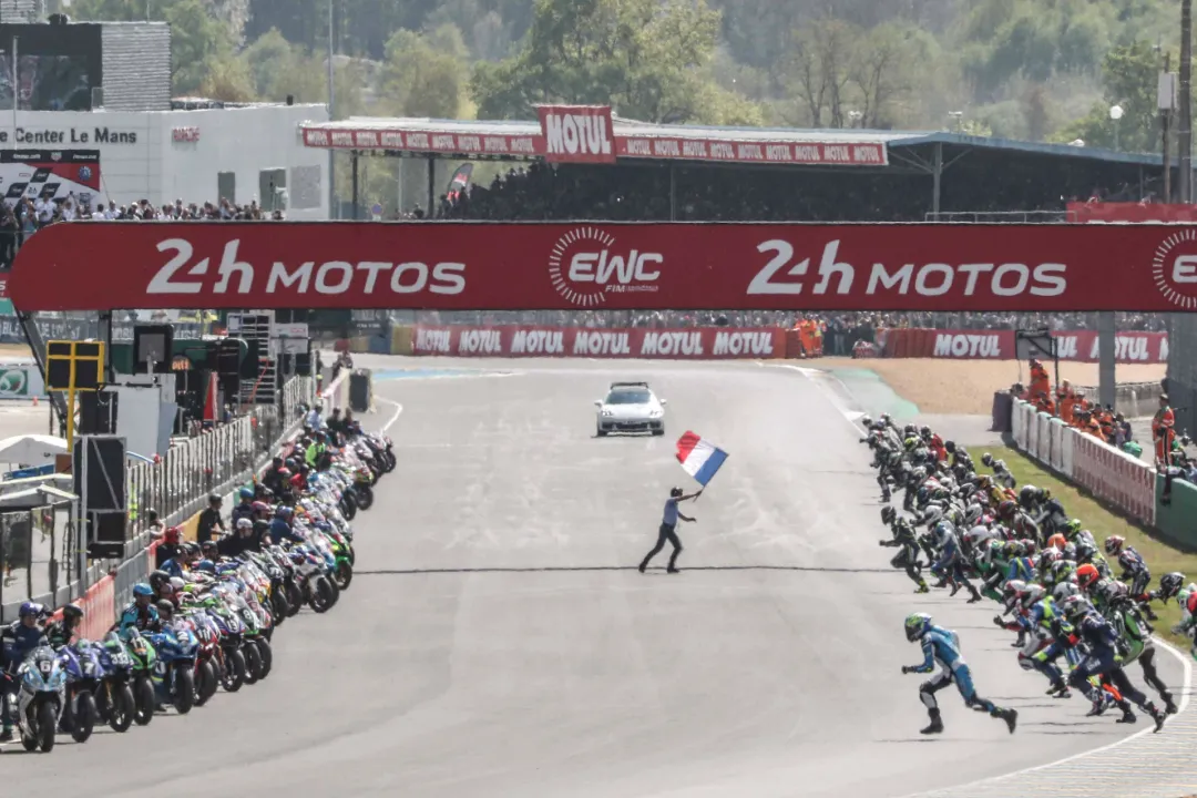 cover 24 heures motos le mans 2019