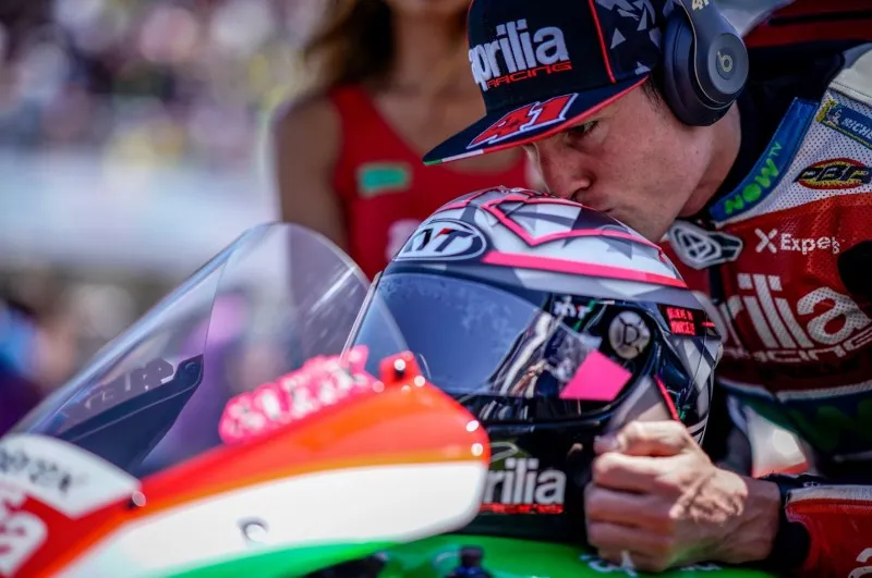 cover aprilia 1 e1525674383226