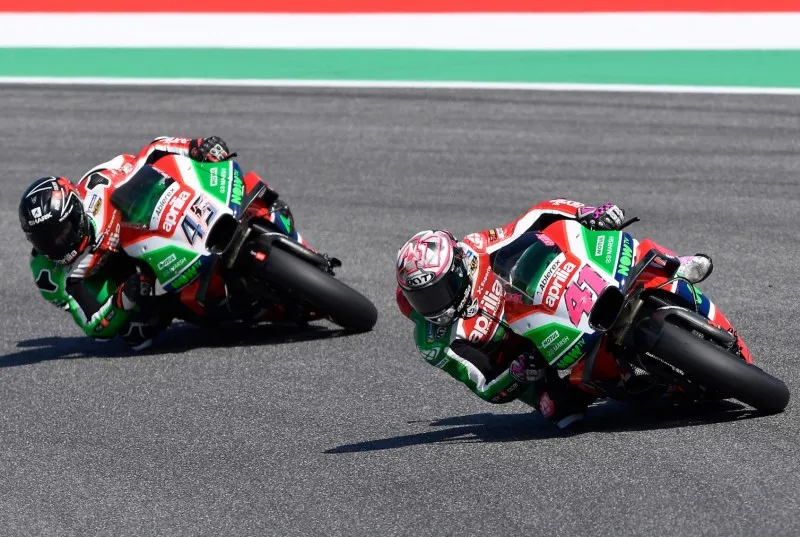 cover aprilia 1 e1527952072720