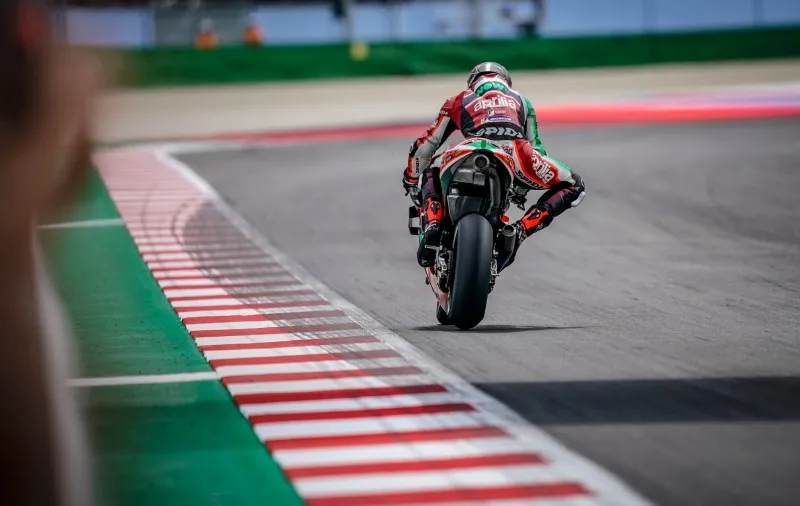 cover aprilia 1 e1536416342611