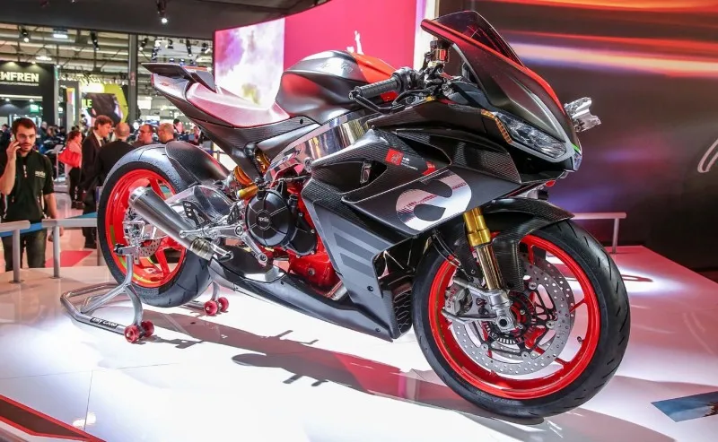 cover aprilia 2 e1541834804300