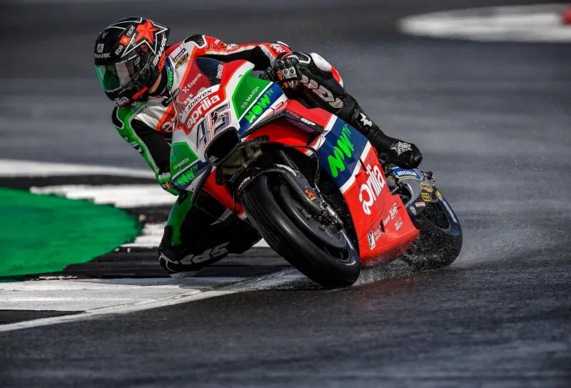 cover aprilia 4 e1535268641851