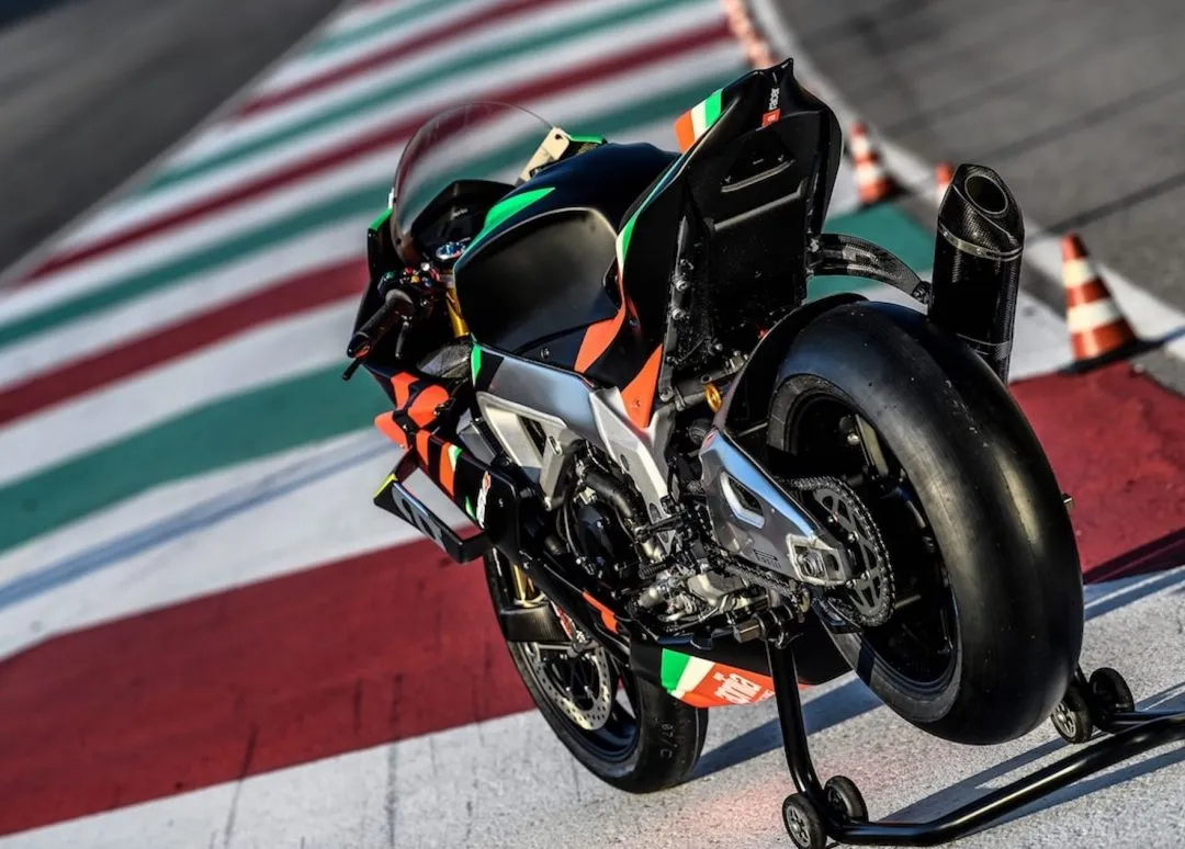 cover aprilia e1601199635789