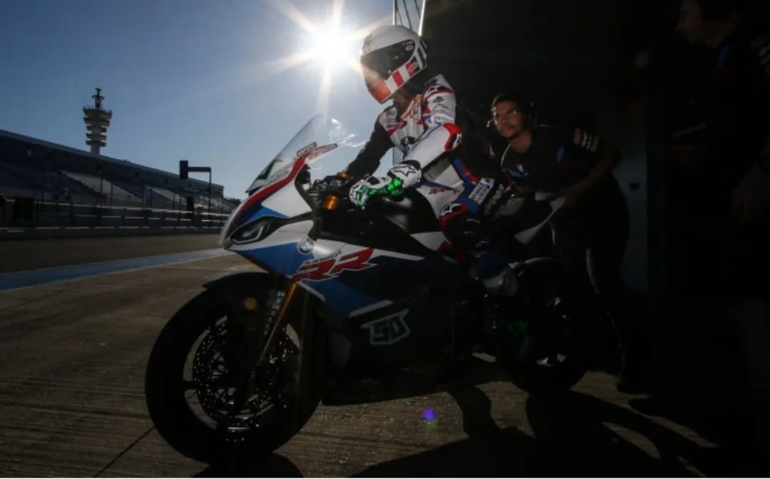 cover bmw e1579341835869