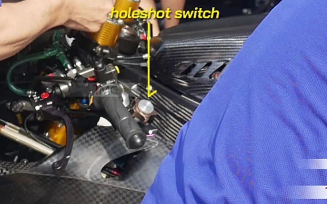 cover holeshot yamaha e1581232451922