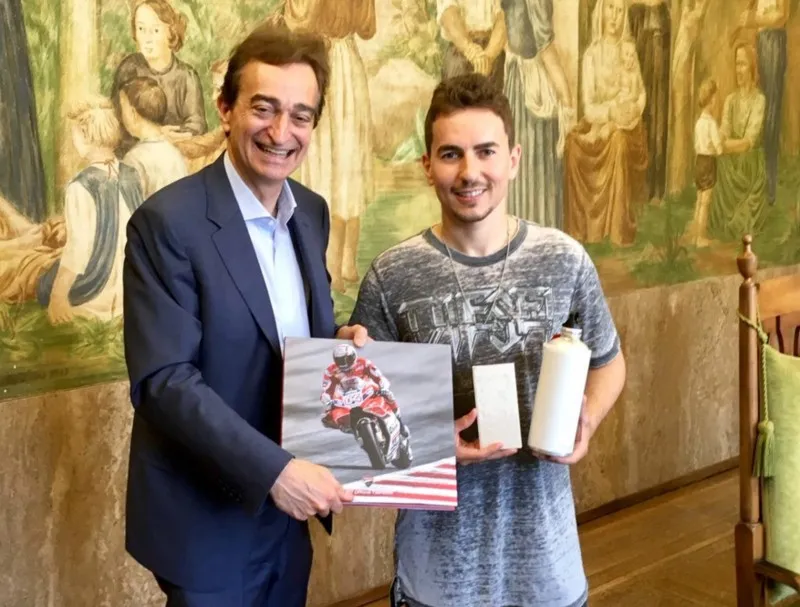 cover lorenzo e1531399980949